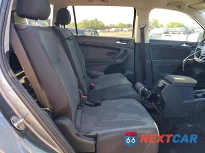 Zdjęcie 11 z 14 samochodu: 2018 VOLKSWAGEN TIGUAN S VIN:3VV1B7AXXJM075808 - miniatura