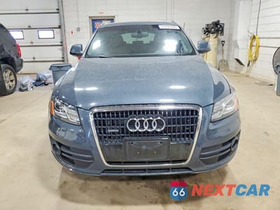 Piąte zdjęcie samochodu w środku: 2010 AUDI Q5 PREMIUM PLUS VIN:WA1LKAFPXAA082794 - miniatura