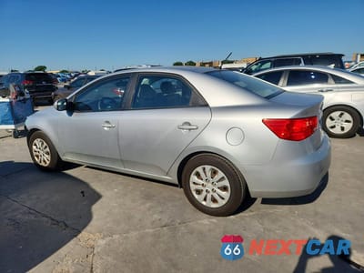 Drugie zdjęcie samochodu z przodu: 2010 KIA FORTE EX VIN:KNAFU4A23A5049300 - miniatura