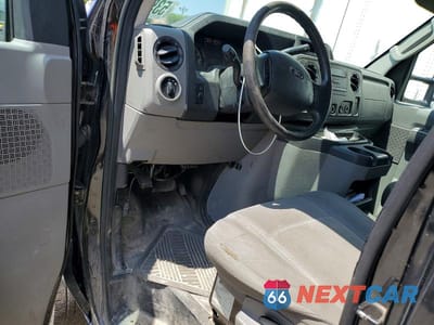 Zdjęcie 8 z 12 samochodu: 2016 FORD E450 BOX TRUCK VIN:1FDWE4FLXGDC07725 - miniatura