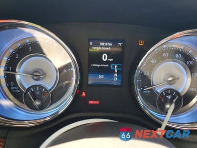 Zdjęcie 9 z 12 samochodu: 2014 CHRYSLER 300 VIN:2C3CCAAG3EH361395 - miniatura
