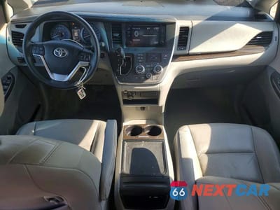 Zdjęcie 8 z 13 samochodu: 2015 TOYOTA SIENNA XLE 8-PASSENGER VIN:5TDYK3DC0FS561534 - miniatura