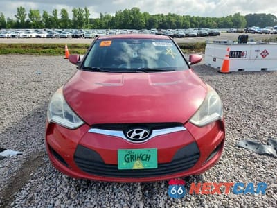 Piąte zdjęcie samochodu w środku: 2015 HYUNDAI VELOSTER BASE VIN:KMHTC6AD7FU228874 - miniatura