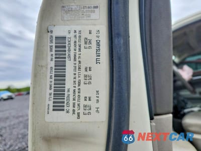 Zdjęcie 12 z 12 samochodu: 2008 CHRYSLER 300C VIN:2C3KA63H48H140977 - miniatura