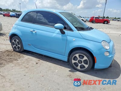 Czwarte zdjęcie samochodu z boku: 2017 FIAT 500 ELECTRIC VIN:3C3CFFGE4HT659945 - miniatura