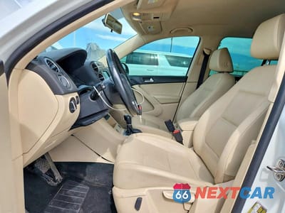 Zdjęcie 7 z 14 samochodu: 2014 VOLKSWAGEN TIGUAN S VIN:WVGBV3AX1EW624137 - miniatura