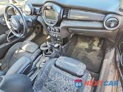Zdjęcie 8 z 12 samochodu: 2015 MINI COOPER S VIN:WMWXP7C58F2A40155 - miniatura