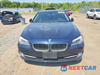 Piąte zdjęcie samochodu w środku: 2013 BMW 528 XI VIN:WBAXH5C56DD108551 - miniatura