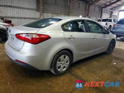 Trzecie zdjęcie samochodu z tyłu: 2015 KIA FORTE LX VIN:KNAFK4A61F5418929 - miniatura