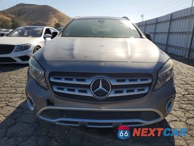Piąte zdjęcie samochodu w środku: 2018 MERCEDES-BENZ GLA 250 VIN:WDCTG4EB8JJ455789 - miniatura
