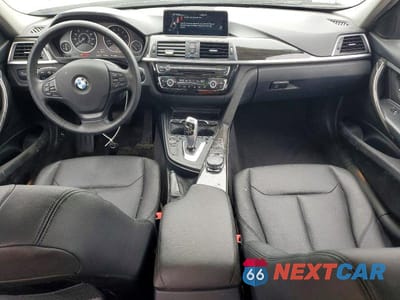 Zdjęcie 8 z 12 samochodu: 2016 BMW 320 XI VIN:WBA8E5G59GNU20482 - miniatura