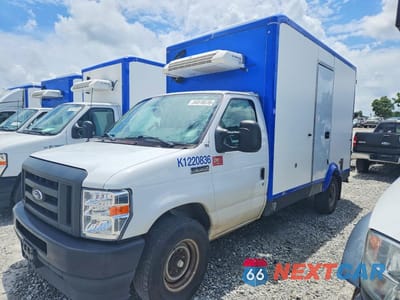2023 FORD E-350 REFRIGERATED BOX TRUCK 1FDWE3FK7PDD08531 - główne zdjęcie licytacji z USA - miniatura