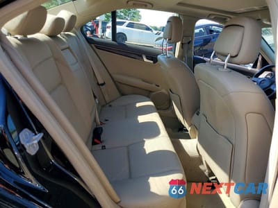 Zdjęcie 10 z 13 samochodu: 2012 MERCEDES-BENZ C 300 4MATIC VIN:WDDGF8BB0CR197011 - miniatura