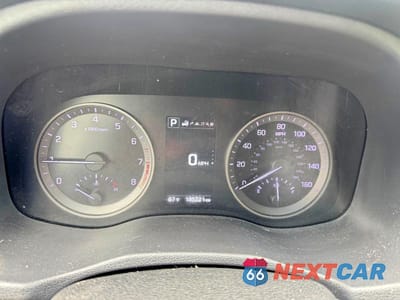 Zdjęcie 8 z 10 samochodu: 2016 HYUNDAI TUCSON LIMITED VIN:KM8J3CA26GU094705 - miniatura
