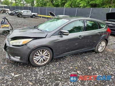 2015 FORD FOCUS TITANIUM 1FADP3N21FL247274 - główne zdjęcie licytacji z USA - miniatura