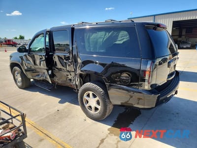 Drugie zdjęcie samochodu z przodu: 2014 CHEVROLET SUBURBAN K1500 LT VIN:1GNSKJE70ER103363 - miniatura