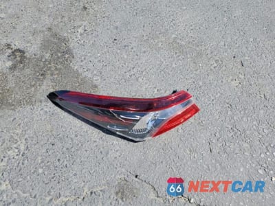 Zdjęcie 12 z 13 samochodu: 2022 TOYOTA CAMRY SE VIN:4T1G11AK7NU668911 - miniatura