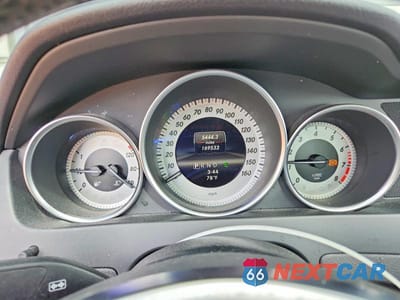 Zdjęcie 9 z 12 samochodu: 2013 MERCEDES-BENZ C 250 VIN:WDDGF4HB2DR275080 - miniatura