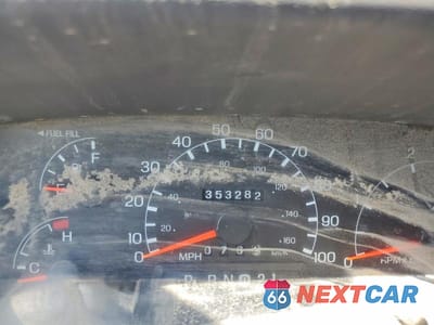 Zdjęcie 9 z 11 samochodu: 1999 FORD F250 SUPER DUTY VIN:1FTNX21FXXEA01685 - miniatura