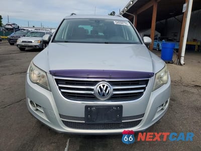 Piąte zdjęcie samochodu w środku: 2010 VOLKSWAGEN TIGUAN SE VIN:WVGBV7AXXAW525902 - miniatura