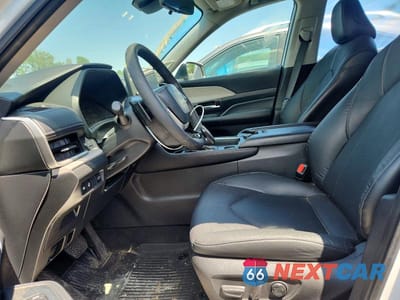 Zdjęcie 7 z 13 samochodu: 2024 TOYOTA GRAND HIGHLANDER PLATINUM VIN:5TDAAAB59RS041561 - miniatura