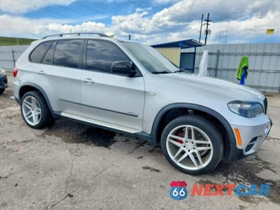 Czwarte zdjęcie samochodu z boku: 2011 BMW X5 XDRIVE35I VIN:5UXZV4C51BL416338 - miniatura