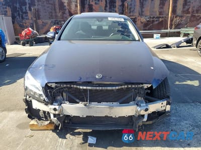 Piąte zdjęcie samochodu w środku: 2019 MERCEDES-BENZ C 300 VIN:55SWF8DB8KU302240 - miniatura