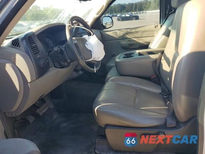 Zdjęcie 7 z 12 samochodu: 2008 CHEVROLET SILVERADO C1500 VIN:1GCEC14X18Z137420 - miniatura