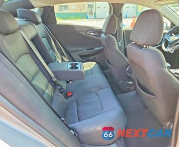 Zdjęcie 10 z 12 samochodu: 2017 CHEVROLET MALIBU LT VIN:1G1ZE5ST1HF204742 - miniatura