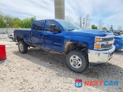 Czwarte zdjęcie samochodu z boku: 2019 CHEVROLET SILVERADO K2500 HEAVY DUTY VIN:1GC1KREY9KF161920 - miniatura