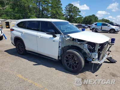 Czwarte zdjęcie samochodu z boku: 2022 TOYOTA HIGHLANDER LE VIN:5TDZZRAH4NS555656 - miniatura