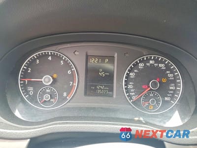 Zdjęcie 9 z 12 samochodu: 2015 VOLKSWAGEN PASSAT S VIN:1VWAS7A32FC103215 - miniatura