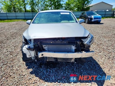 Piąte zdjęcie samochodu w środku: 2019 HYUNDAI IONIQ BLUE VIN:KMHC65LC3KU115438 - miniatura