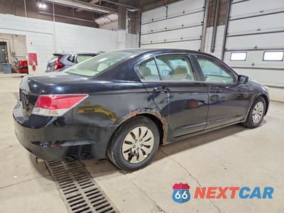 Trzecie zdjęcie samochodu z tyłu: 2008 HONDA ACCORD LX VIN:1HGCP26398A045127 - miniatura