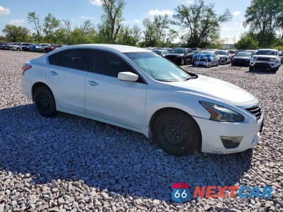 Czwarte zdjęcie samochodu z boku: 2014 NISSAN ALTIMA 2.5 S VIN:1N4AL3AP0EN210395 - miniatura