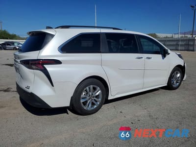 Trzecie zdjęcie samochodu z tyłu: 2024 TOYOTA SIENNA XLE 7-PASSENGER VIN:5TDJSKFC4RS132880 - miniatura
