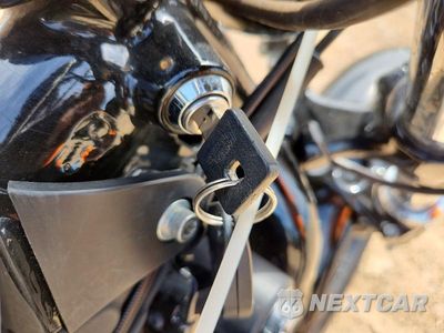 Zdjęcie 8 z 9 samochodu: 2018 HARLEY-DAVIDSON XL1200 XS VIN:1HD1LR328JC420374 - miniatura