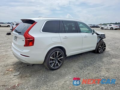 Trzecie zdjęcie samochodu z tyłu: 2022 VOLVO XC90 T6 MOMENTUM VIN:YV4A22PK9N1830640 - miniatura