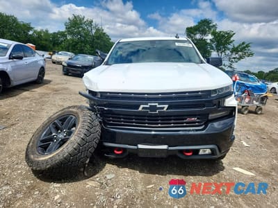Piąte zdjęcie samochodu w środku: 2019 CHEVROLET SILVERADO K1500 LT TRAIL BOSS VIN:1GCPYFED1KZ109880 - miniatura