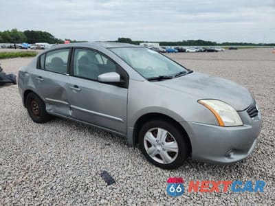 Czwarte zdjęcie samochodu z boku: 2010 NISSAN SENTRA 2.0 VIN:3N1AB6AP1AL669883 - miniatura