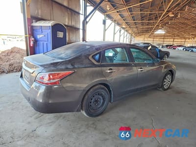 Trzecie zdjęcie samochodu z tyłu: 2015 NISSAN ALTIMA 2.5 S VIN:1N4AL3AP2FN861626 - miniatura