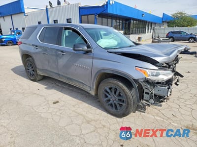 Czwarte zdjęcie samochodu z boku: 2021 CHEVROLET TRAVERSE LS VIN:1GNEVLKW3MJ171438 - miniatura
