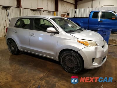 Czwarte zdjęcie samochodu z boku: 2012 SCION XD BASE VIN:JTKKU4B43C1020481 - miniatura