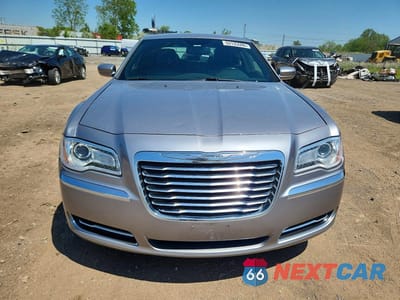 Piąte zdjęcie samochodu w środku: 2014 CHRYSLER 300 VIN:2C3CCARGXEH235975 - miniatura