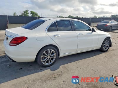 Trzecie zdjęcie samochodu z tyłu: 2015 MERCEDES-BENZ C 300 4MATIC VIN:55SWF4KB1FU013881 - miniatura