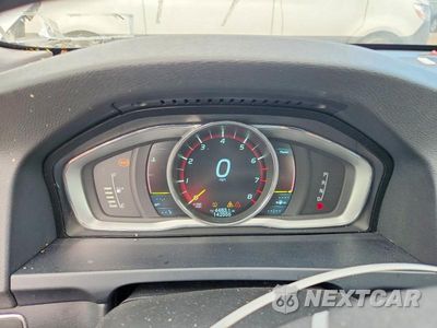 Zdjęcie 9 z 12 samochodu: 2014 VOLVO S60 T5 VIN:YV1612FS0E2275935 - miniatura