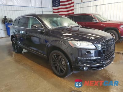 Czwarte zdjęcie samochodu z boku: 2015 AUDI Q7 PREMIUM PLUS VIN:WA1LGAFEXFD026795 - miniatura