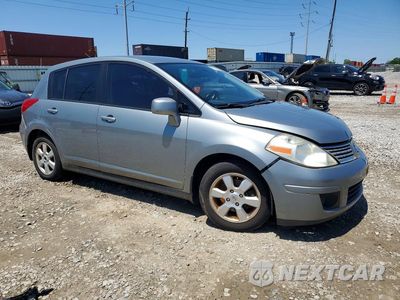 Czwarte zdjęcie samochodu z boku: 2007 NISSAN VERSA 1.8 S VIN:3N1BC13E77L445624 - miniatura
