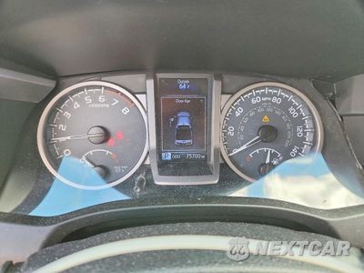 Zdjęcie 9 z 13 samochodu: 2018 TOYOTA TACOMA SR5 V6 VIN:3TMCZ5AN7JM176472 - miniatura