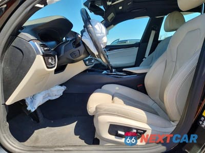 Zdjęcie 7 z 12 samochodu: 2022 BMW 530 XI VIN:WBA13BJ04NCJ03673 - miniatura